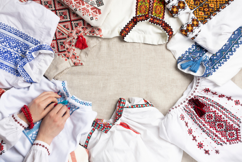 Материал и цвет в русской народной вышивки